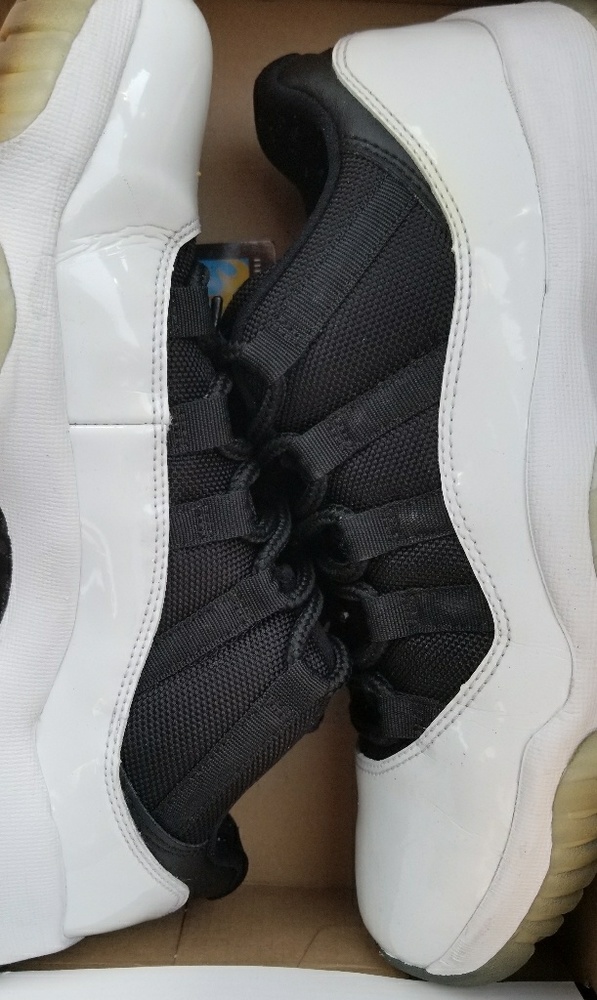 JORDAN RETRO LOW 11'S